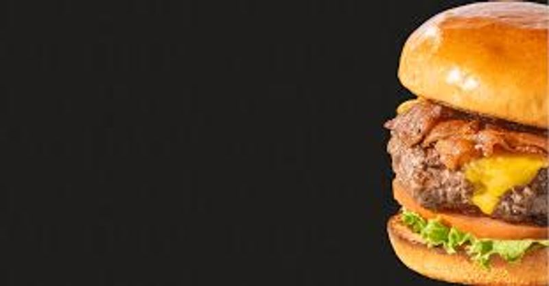 UPDATED FOOD TRUCK - The Pitt Stop — Get ready for flavorful seafood dishes from The Pitt Stop, serving burgers, nachos and their famous fried rotel balls from 4:00 PM – 8:00 PM. Don’t miss out on this delicious experience!